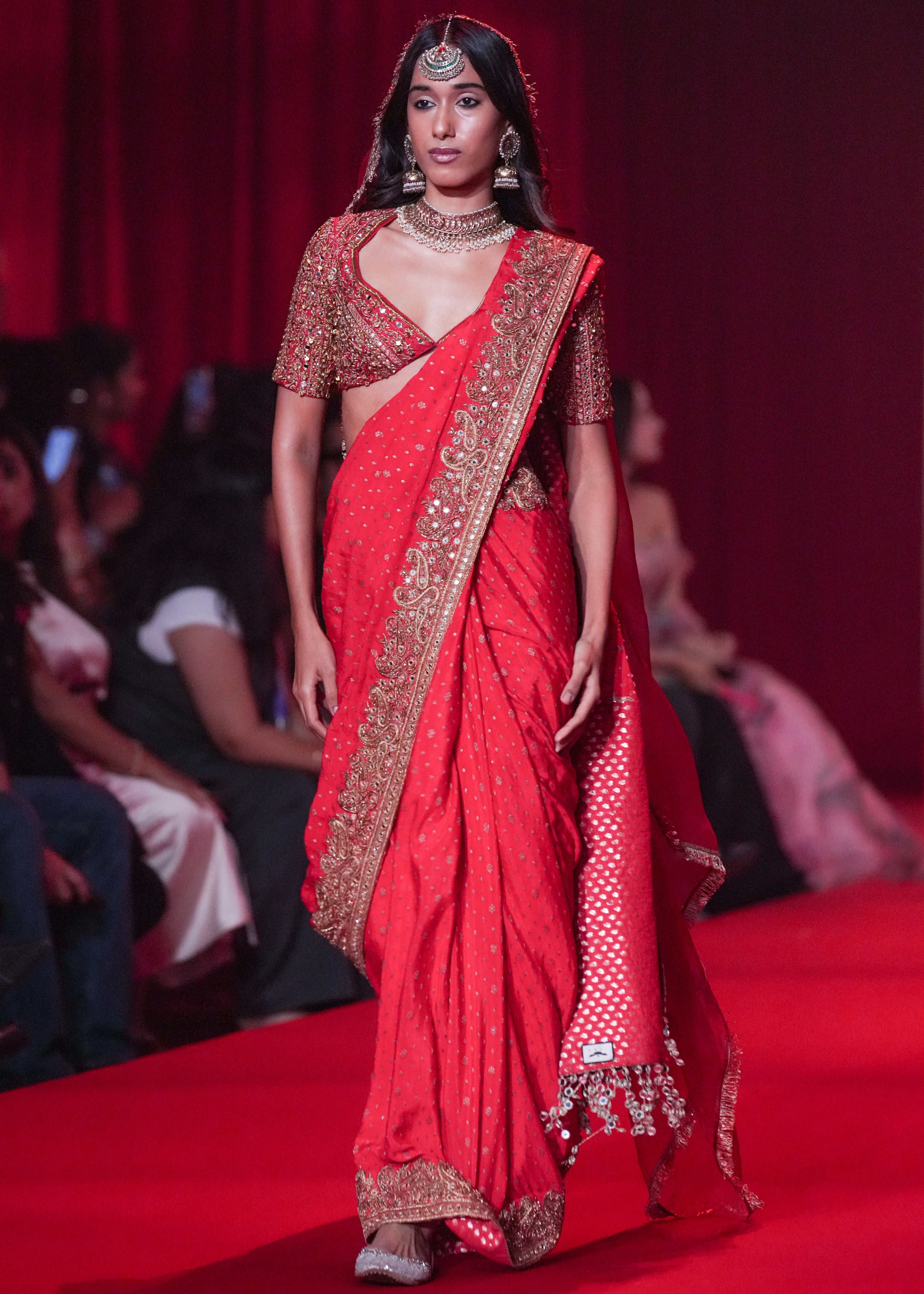 Vamika Sari Set