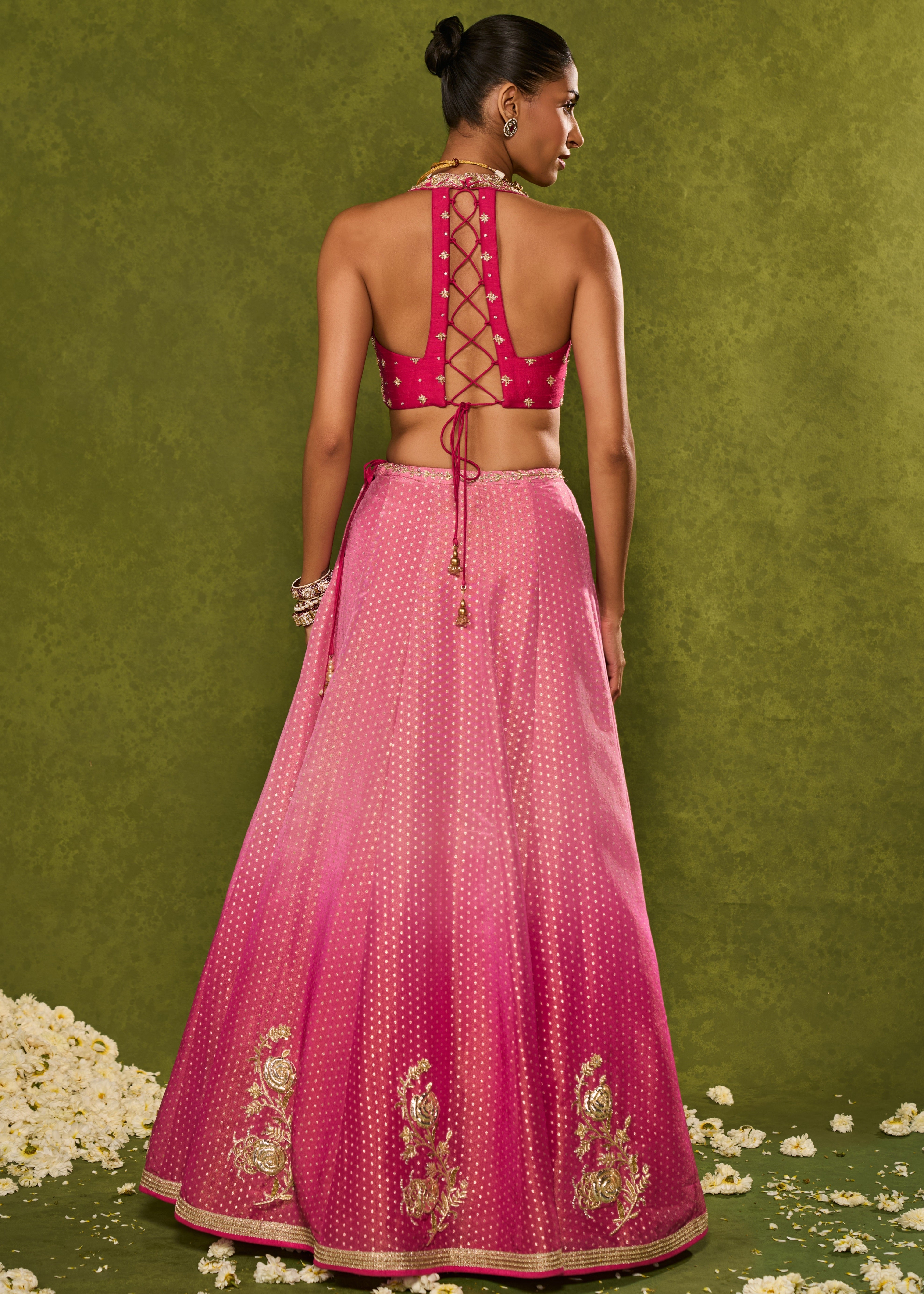 Inara Lehenga