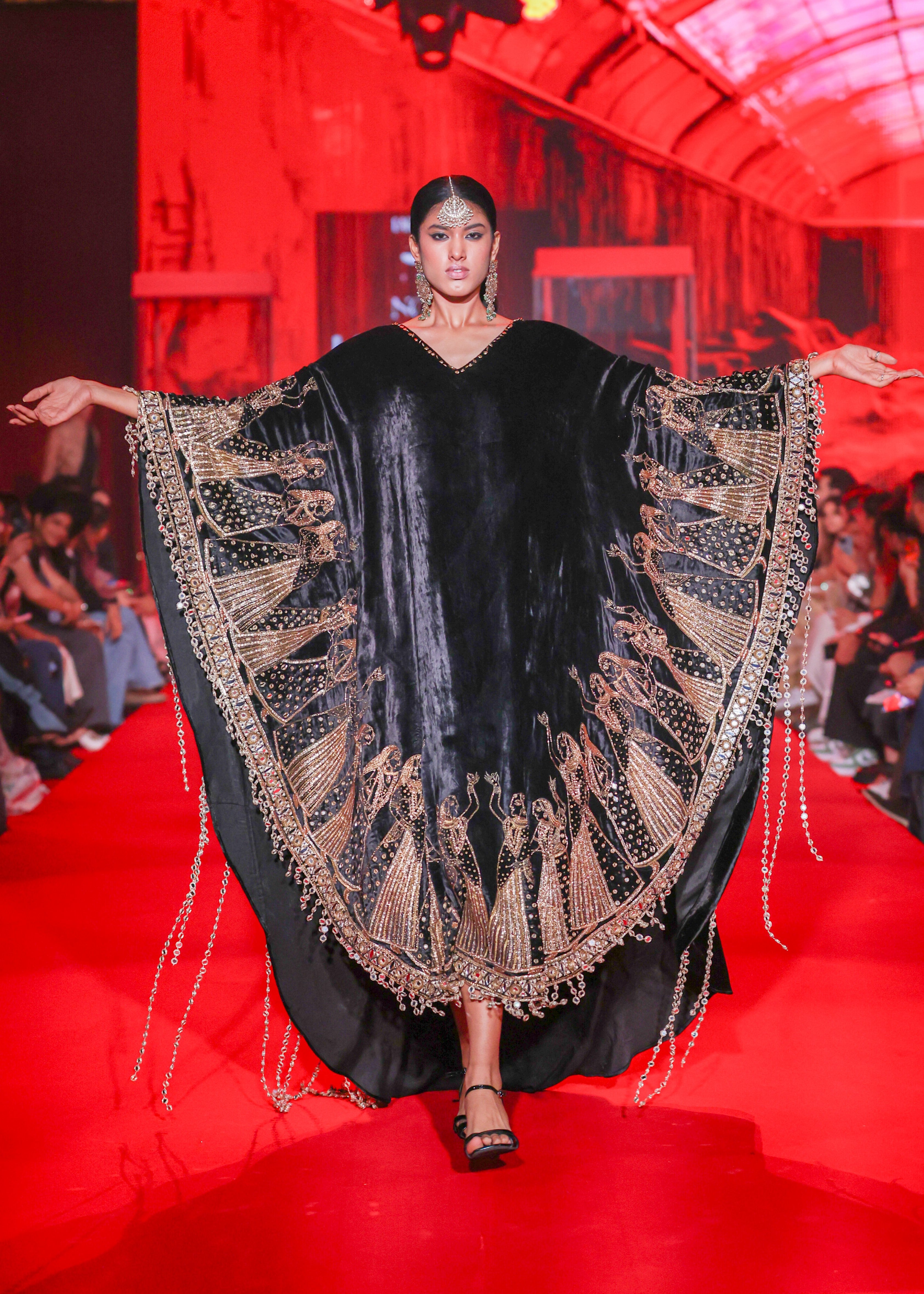 Ratrangini Kaftan Set