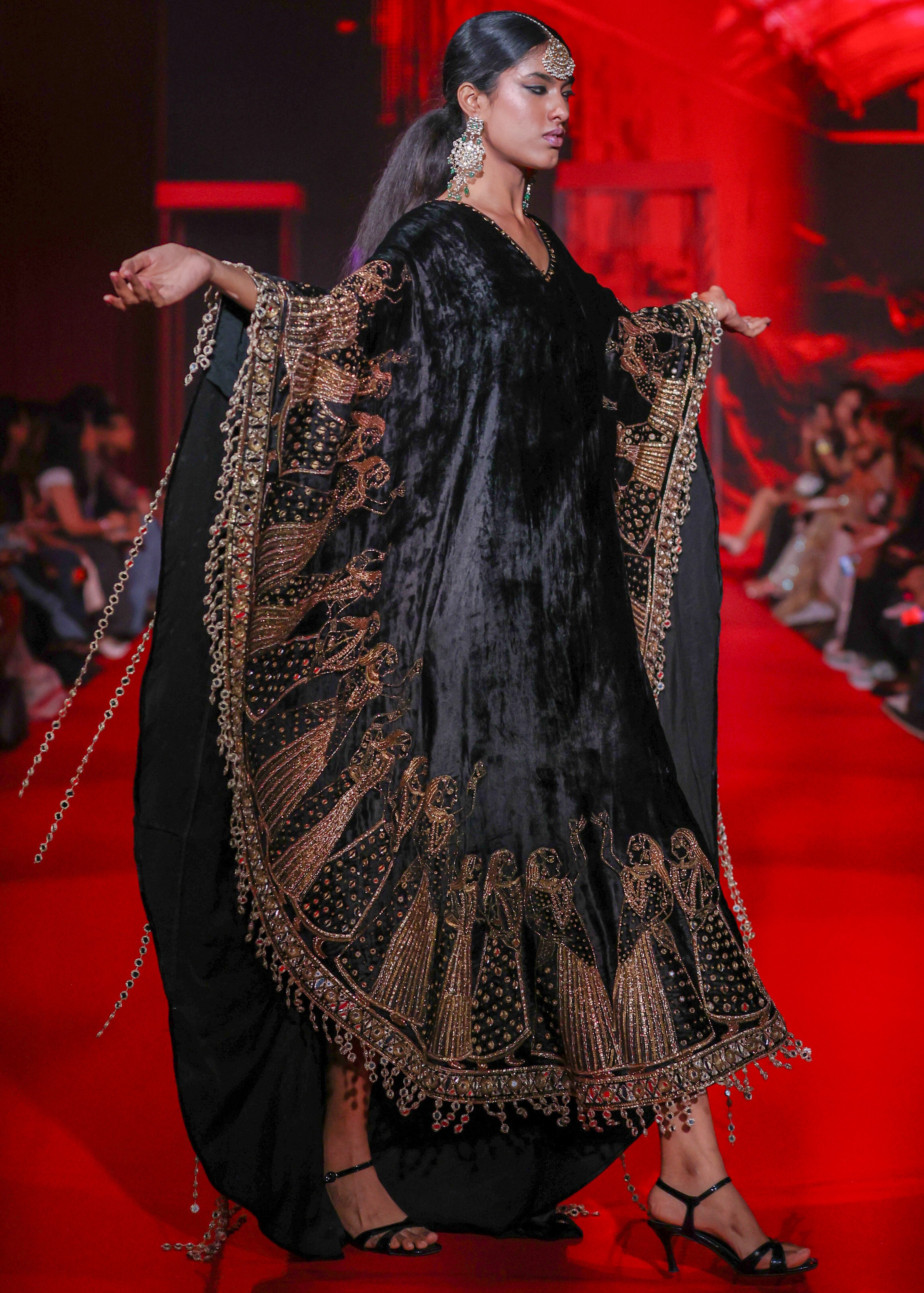 Ratrangini Kaftan Set