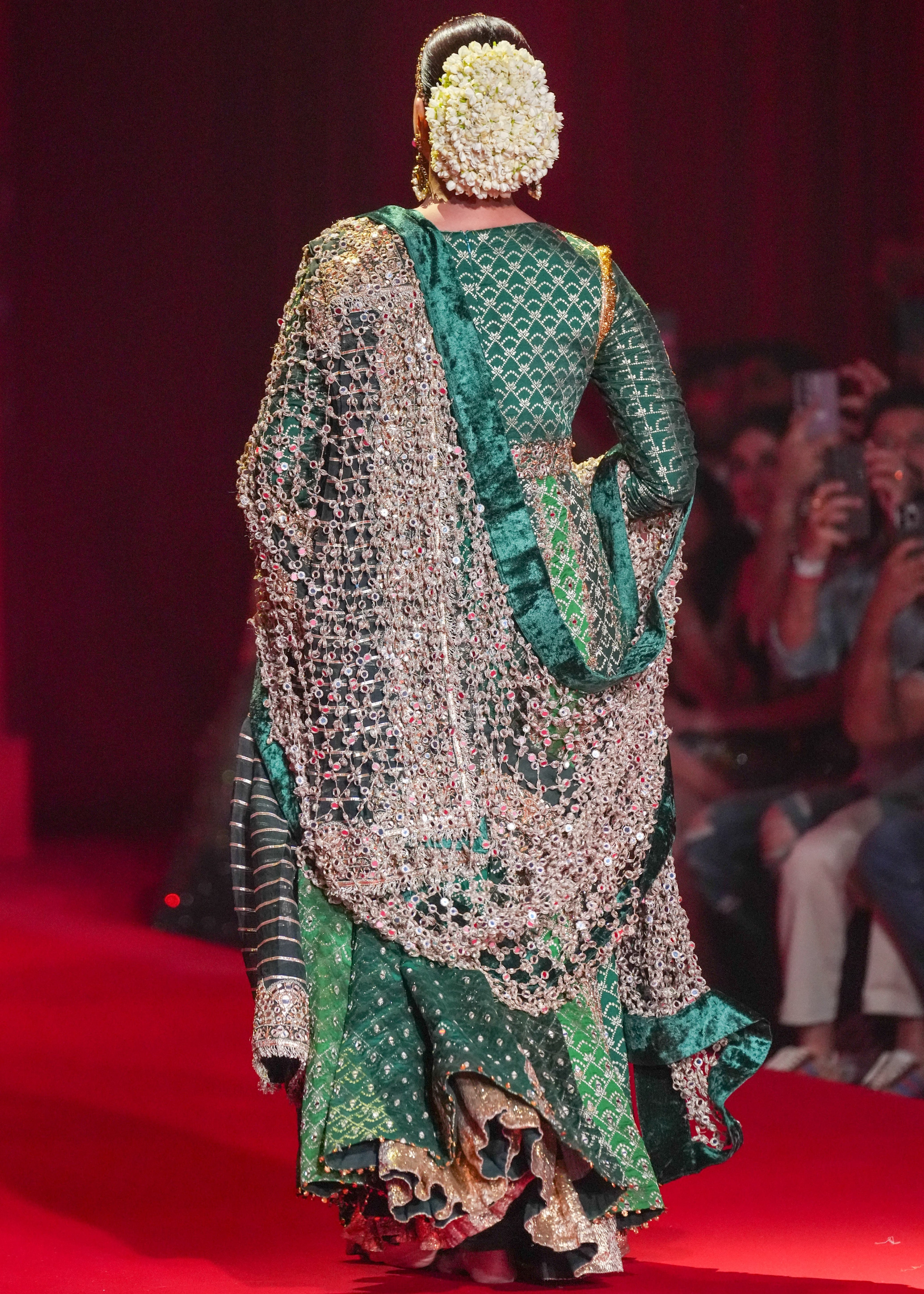 Vaidurya Anarkali Set