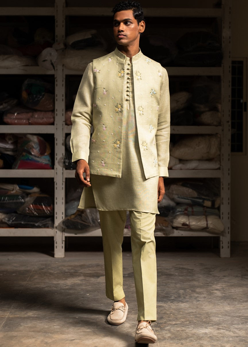 Raag Open Bandi With Matching Kurta Pajama Set