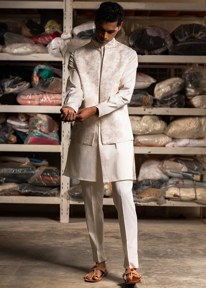 Khwab Bandi With Matching Kurta Pajama Set