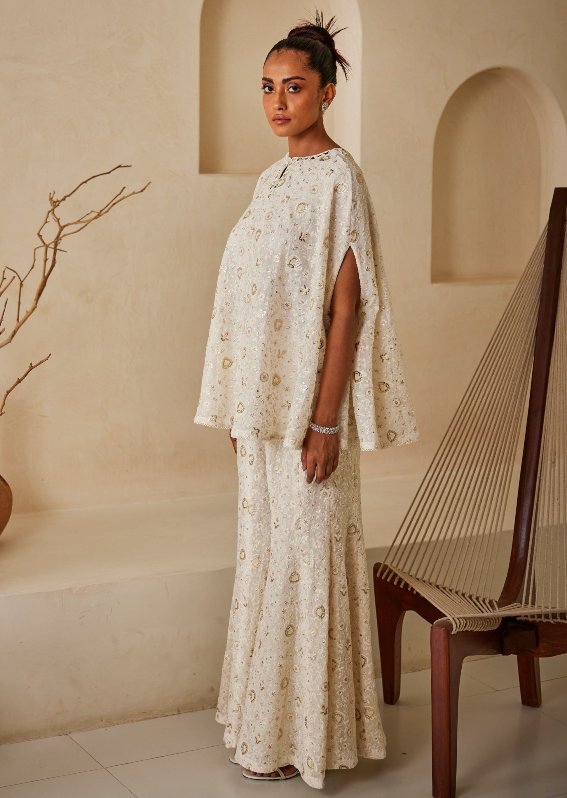Chikankari Round Cape