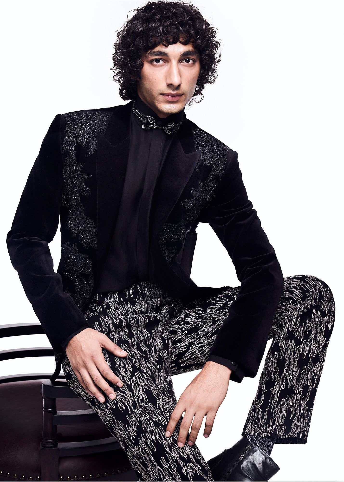 Andesine Tuxedo