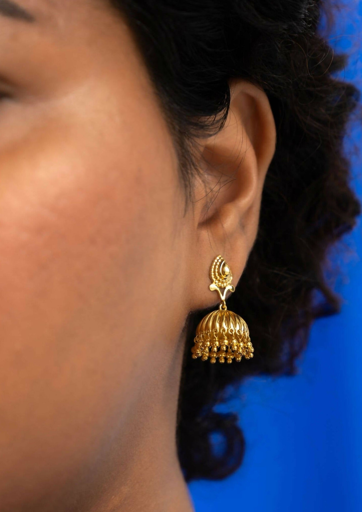 Devi (Gold)