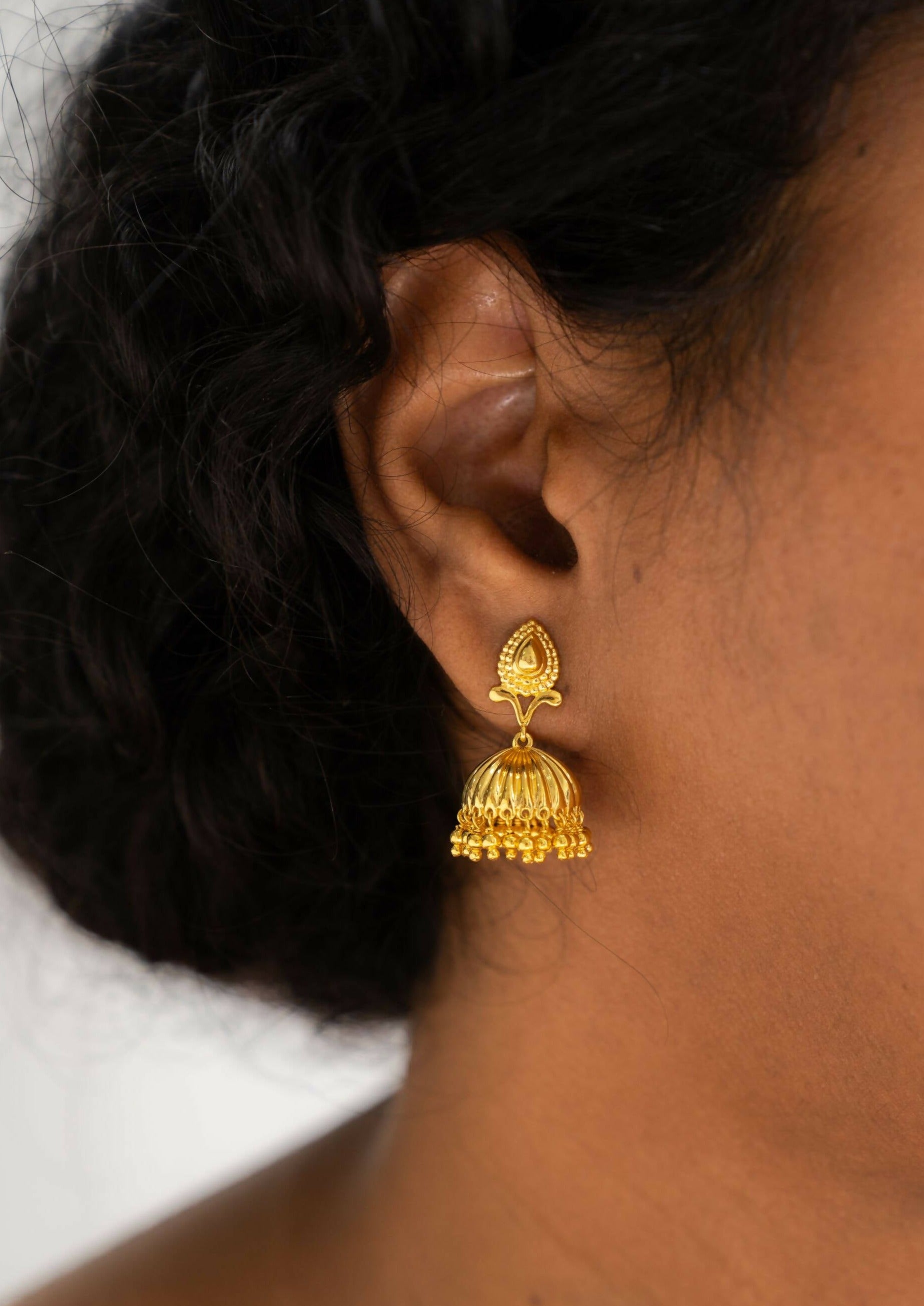 Devi (Gold)