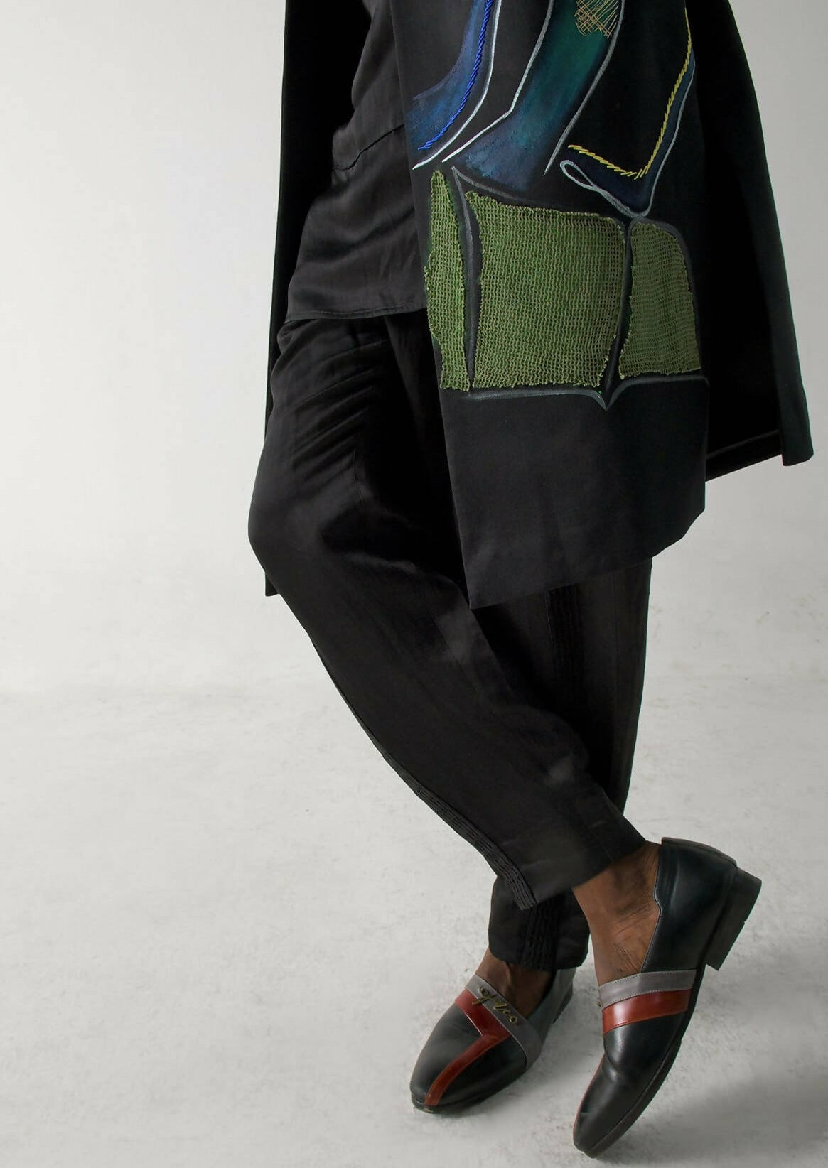 Black Hand Painted Sleeveless Long Jacket Set