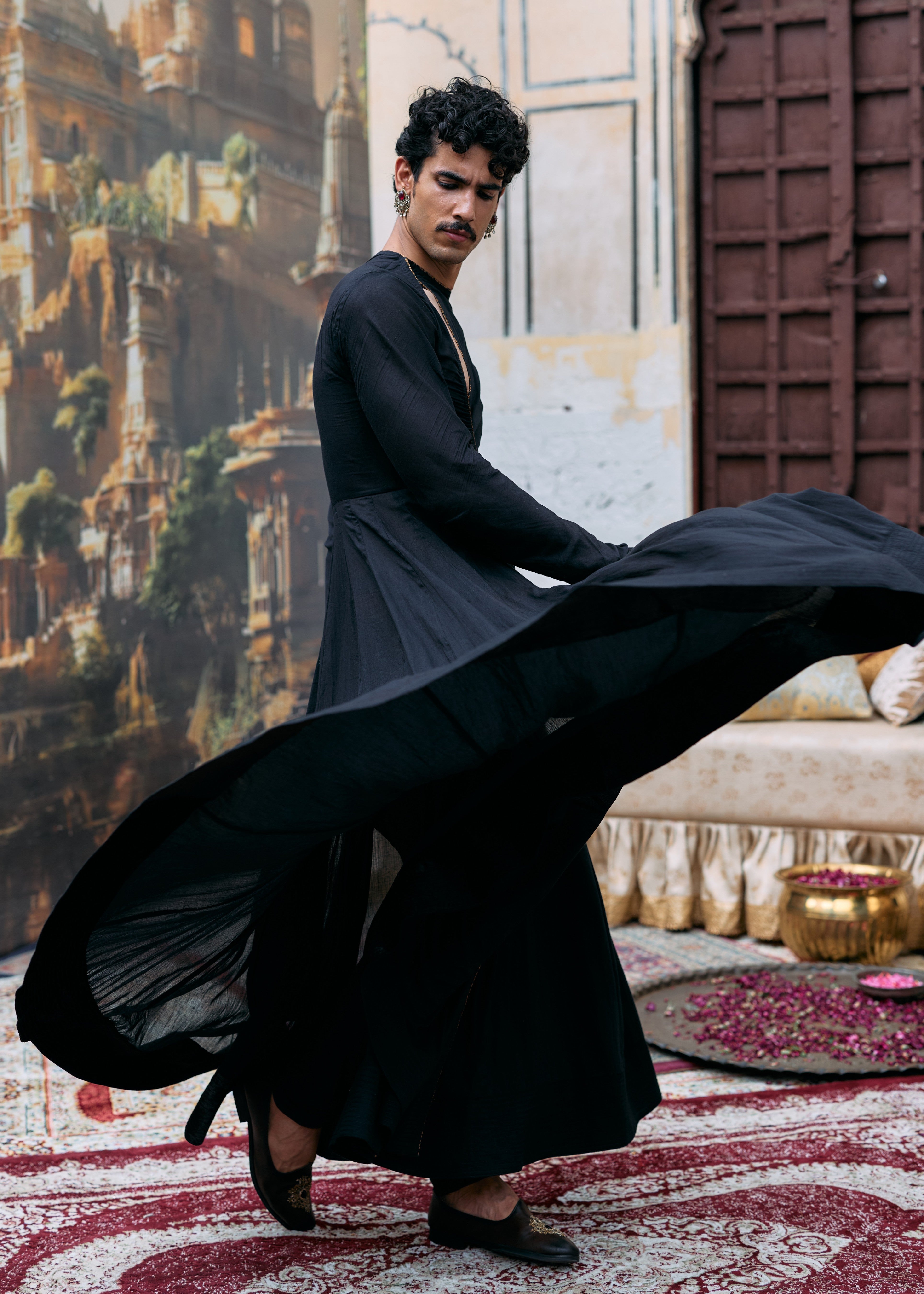 Hiranmaya Sherwani Set