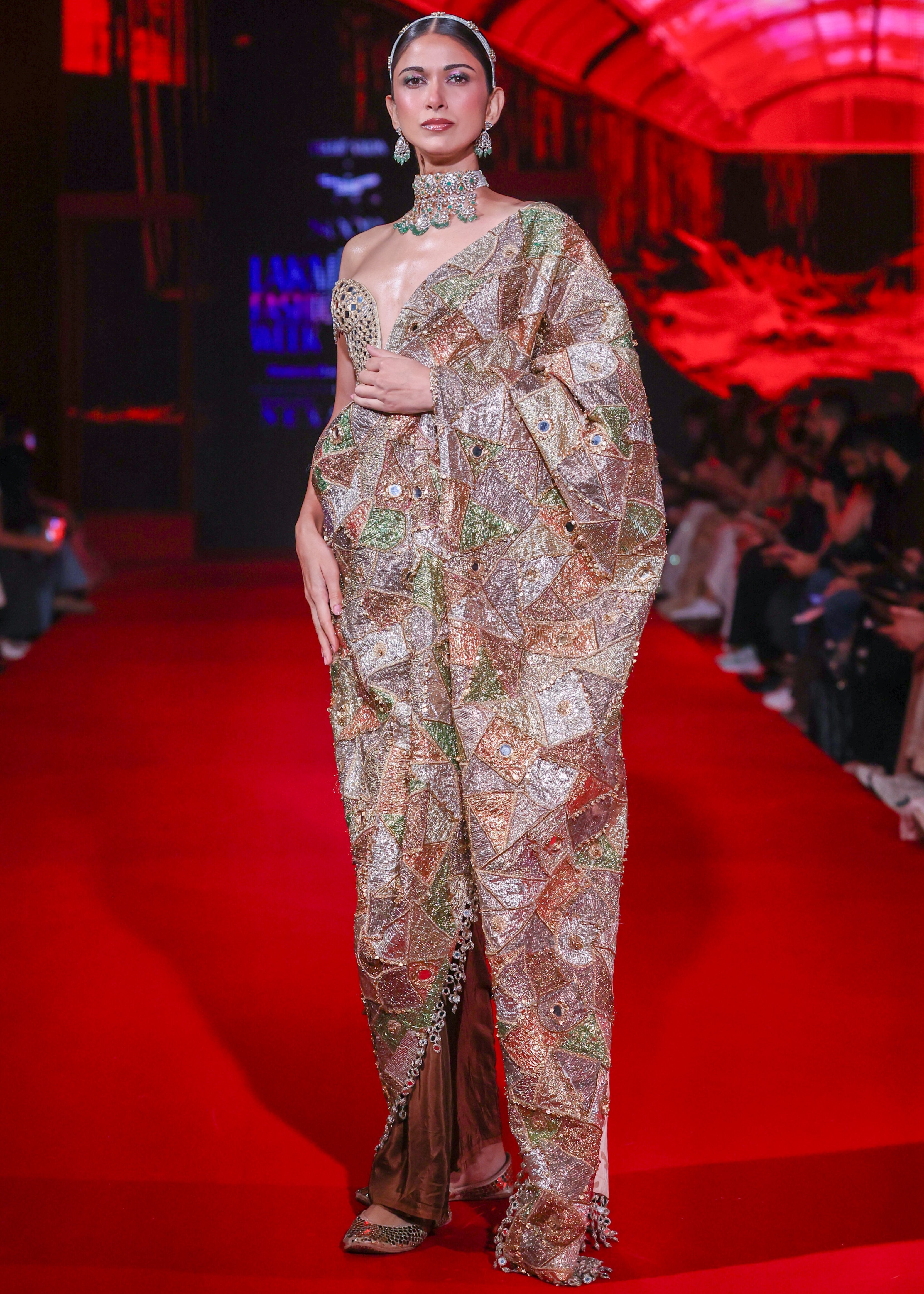 Rangrekha Sari Set