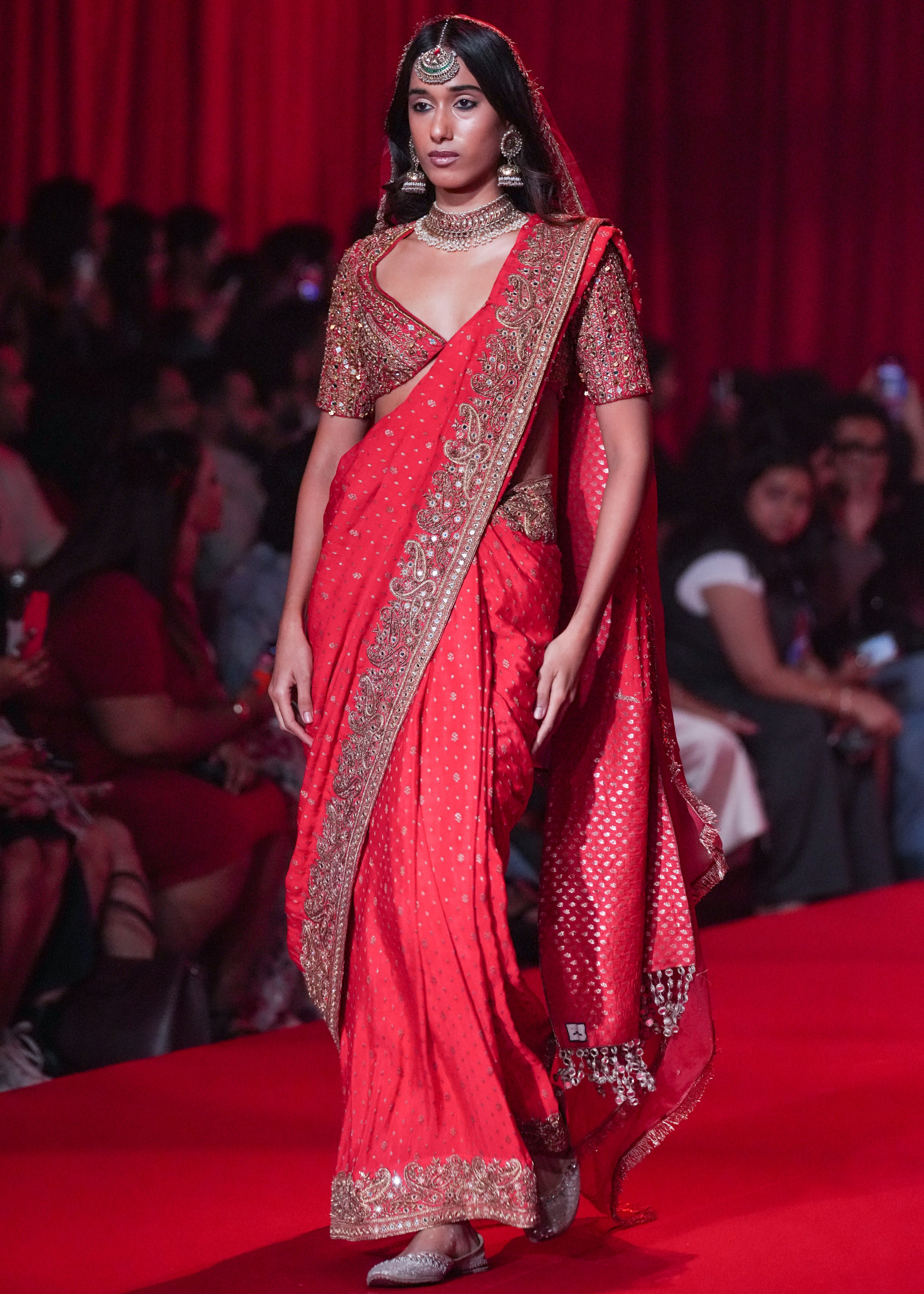 Vamika Sari Set
