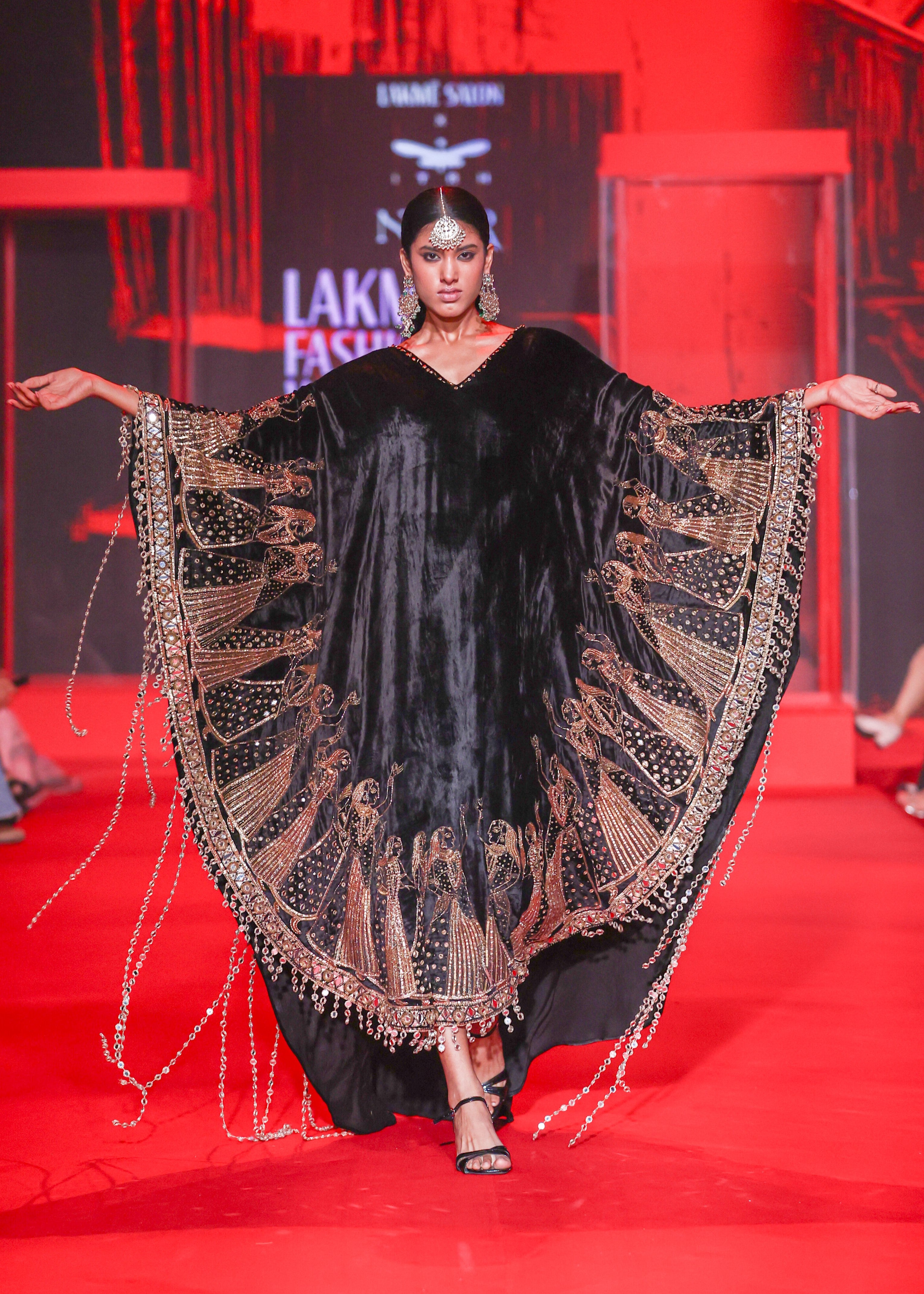 Ratrangini Kaftan Set