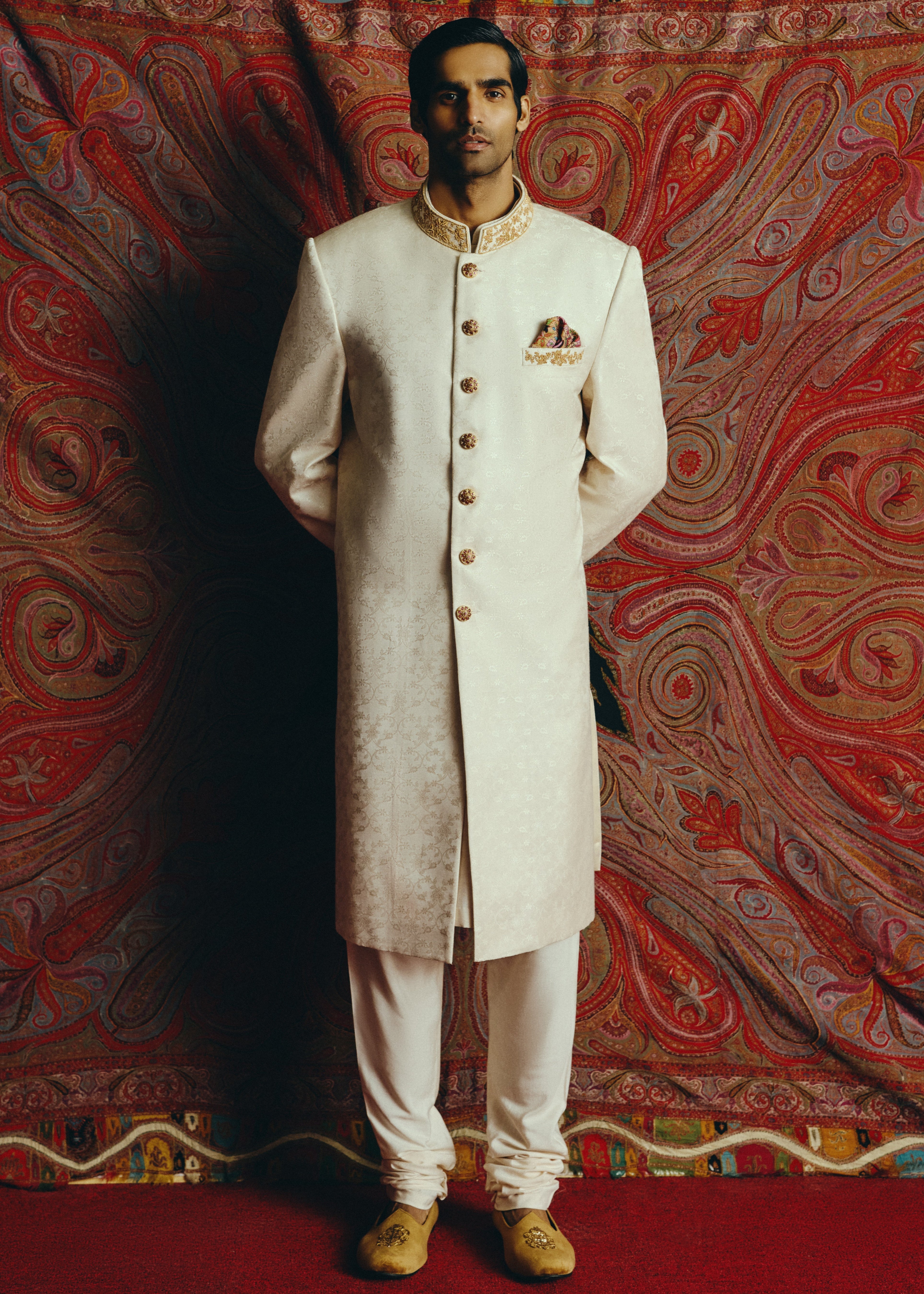 Lustre Ivory Ackhan
