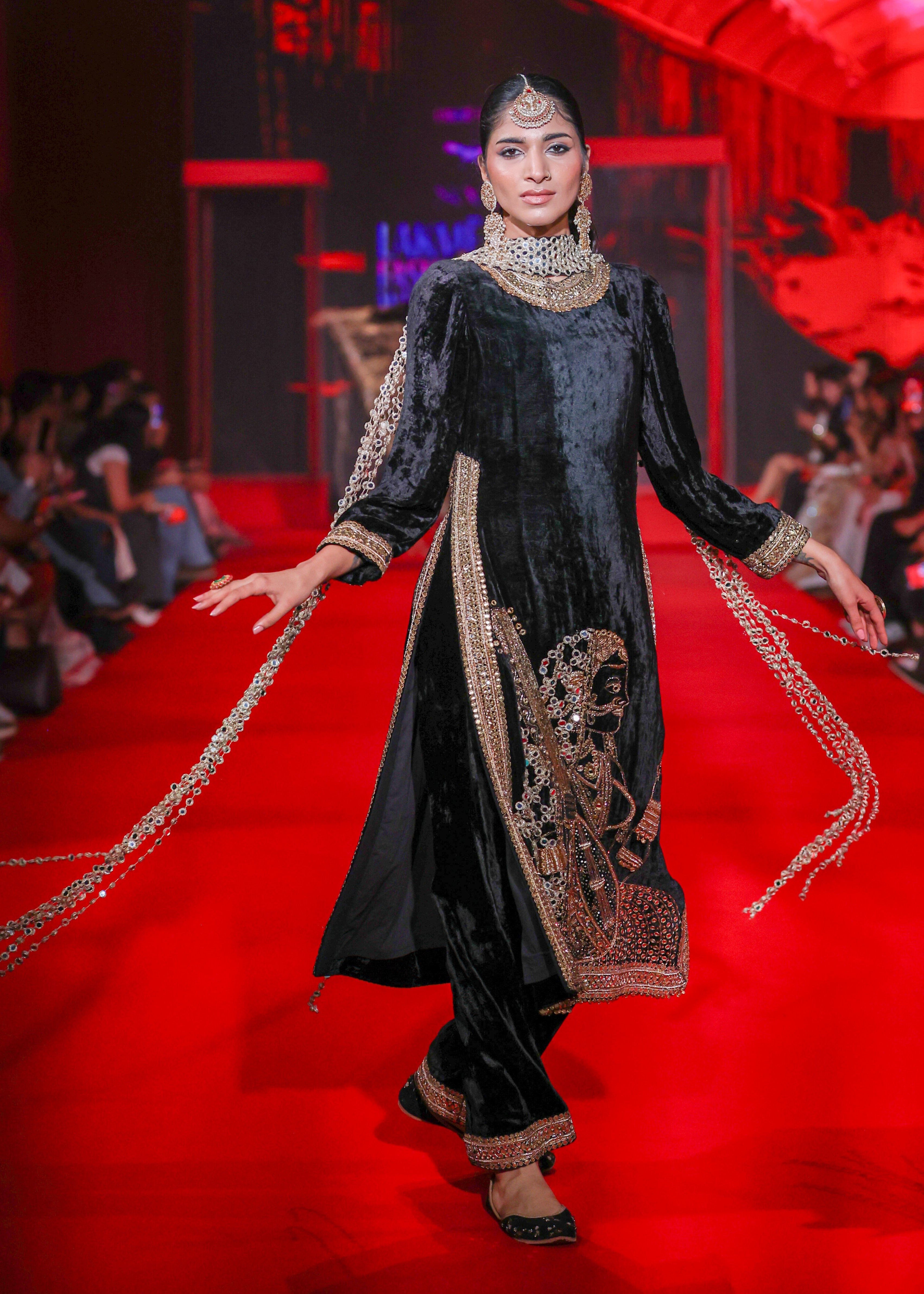 Maharani Suit