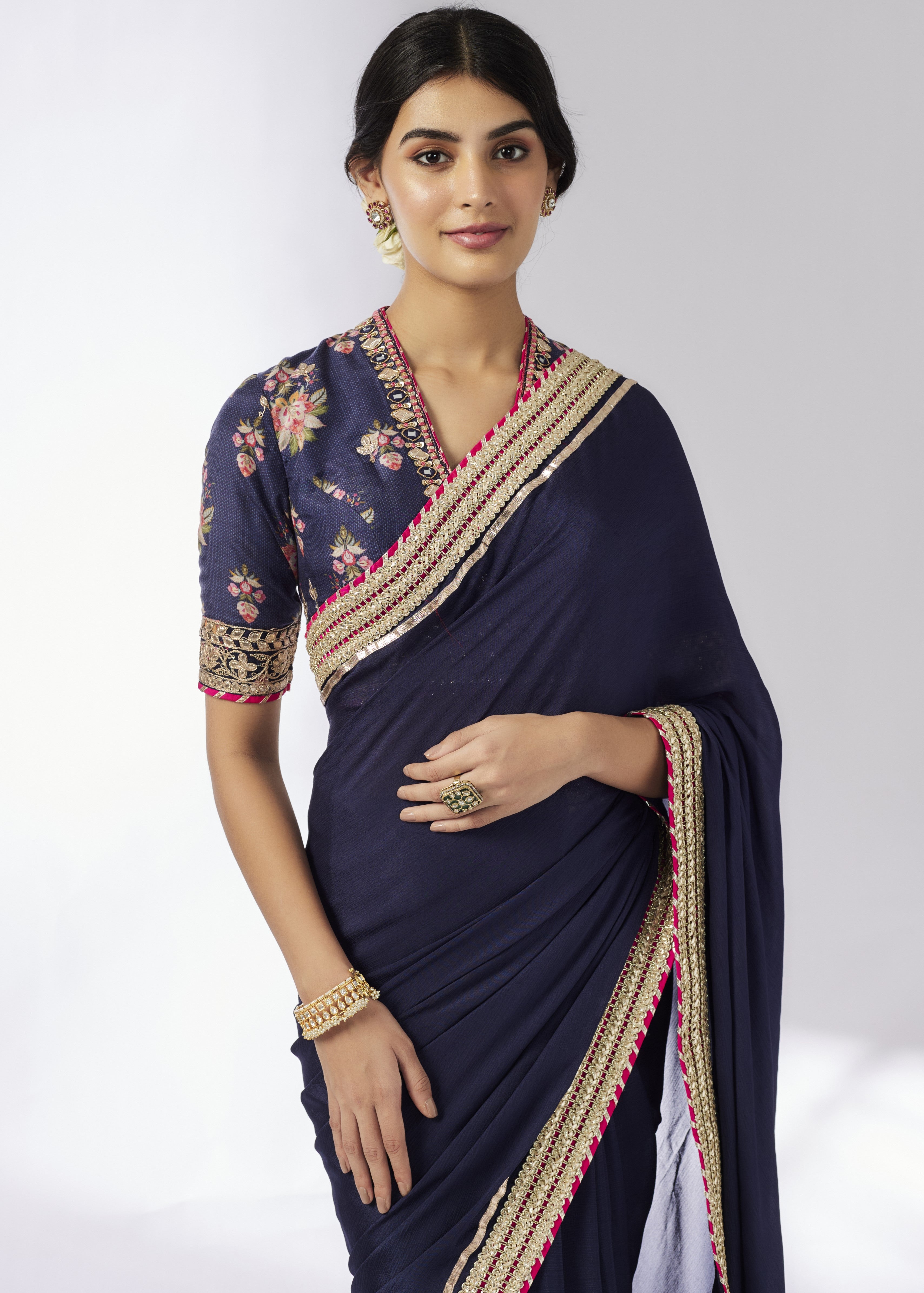 Navy Anisha Sari Set