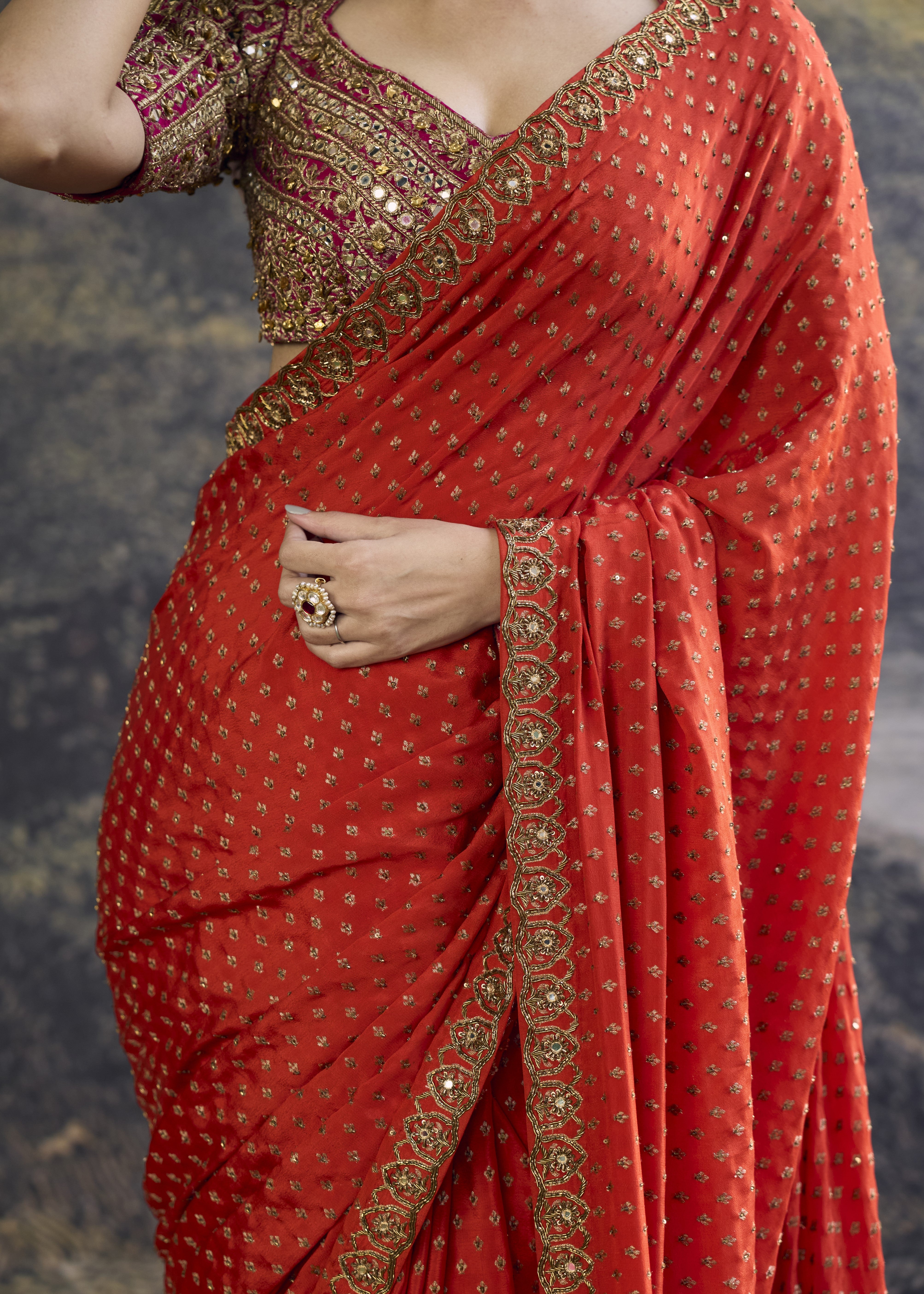 Surahi Rang Handloom Sari Set