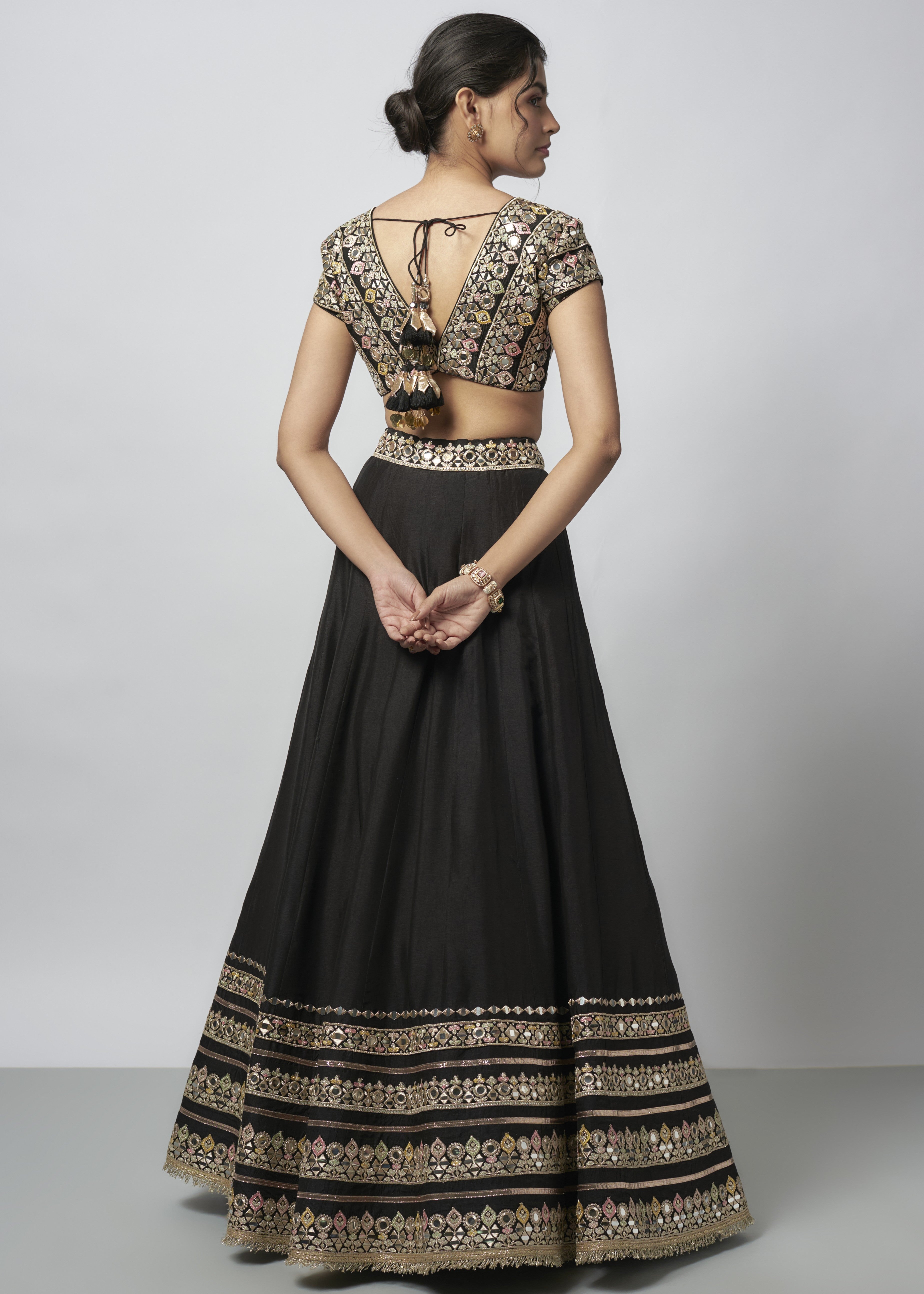 Maanyata Lehenga Set