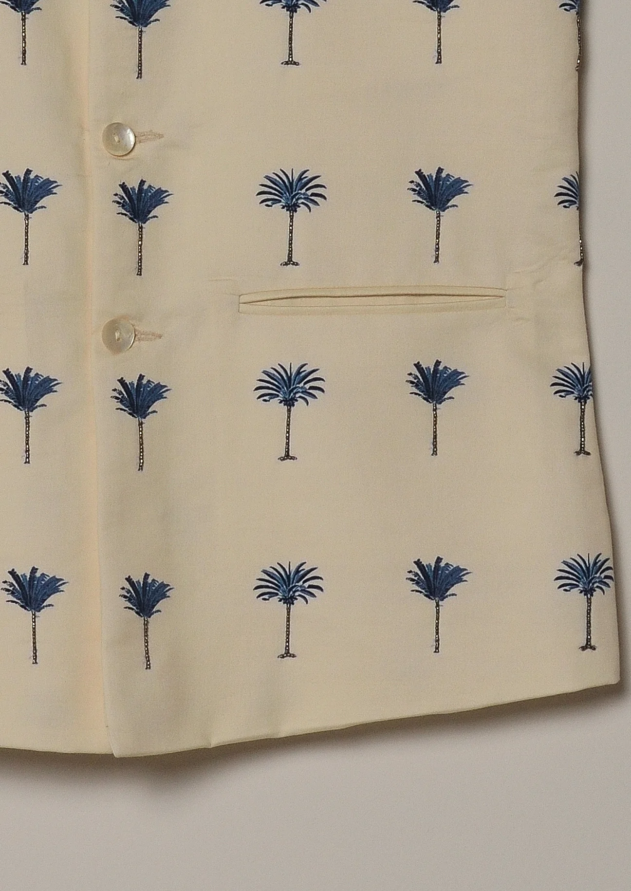 Royal Palma Embroidered Bandi