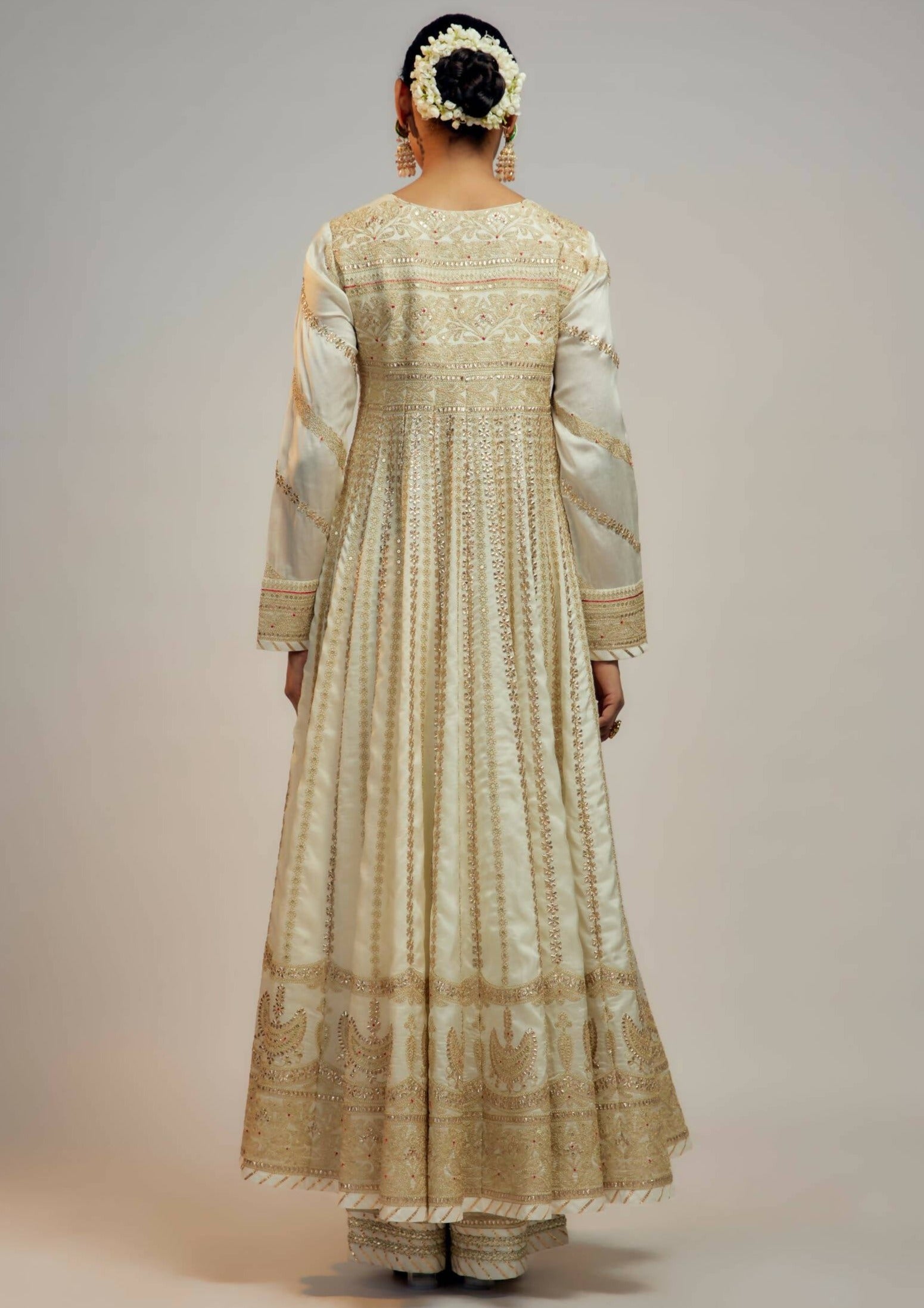 Suhana White Anarkali Set