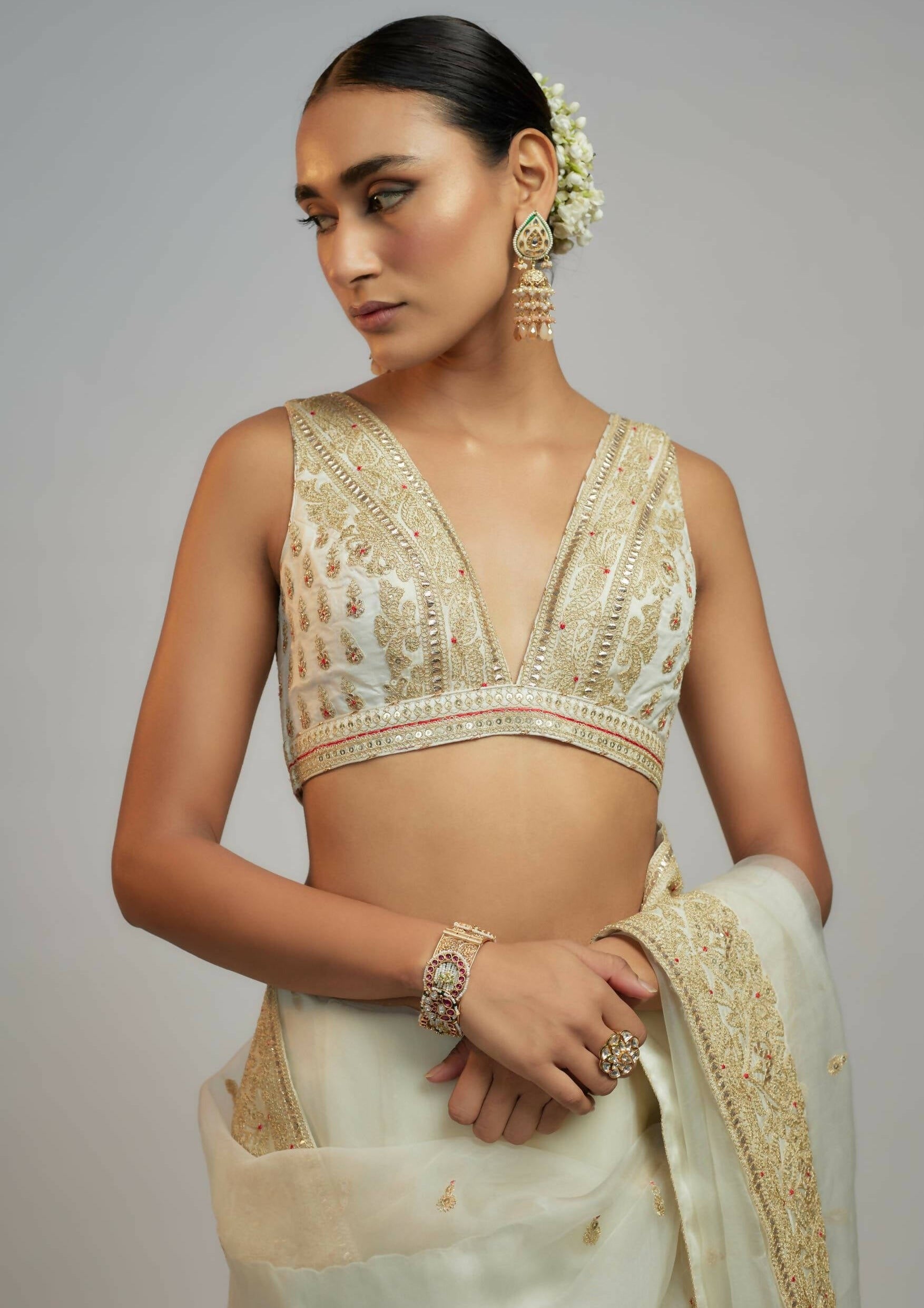 Maahi White Sari Set