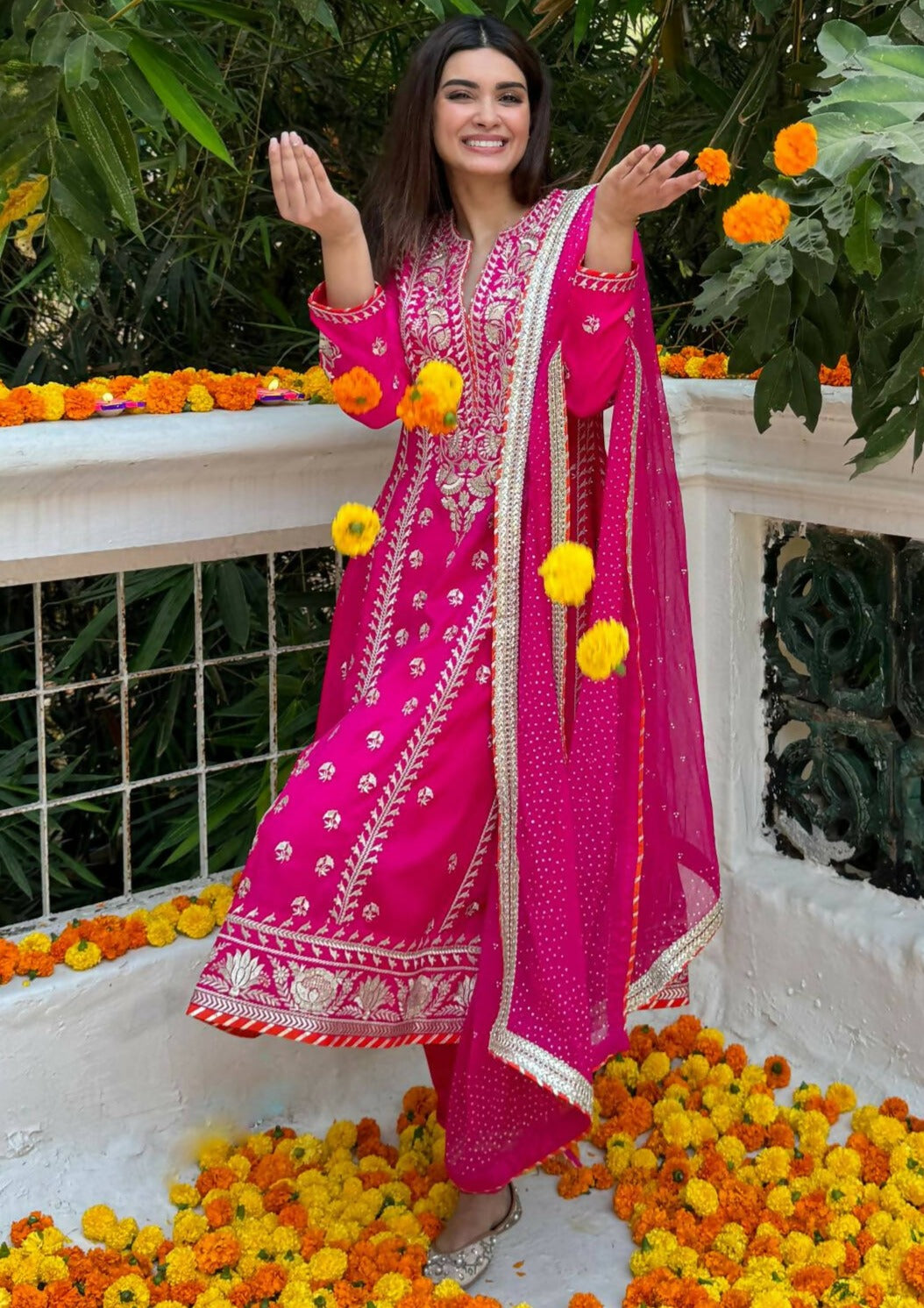 Aarohi Rani Pink AG Set